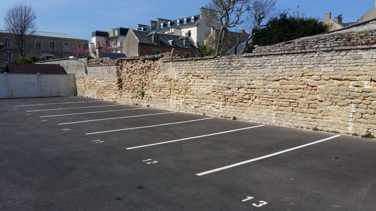 Hotel Des Thermes Et Du Casino Luc-sur-Mer Exteriör bild